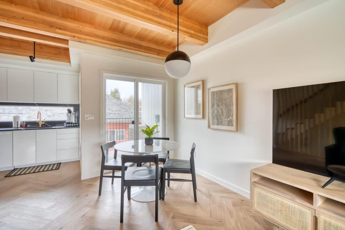 Holiday home Albertaarts Happy Place Townhome - 91 Walkscore *