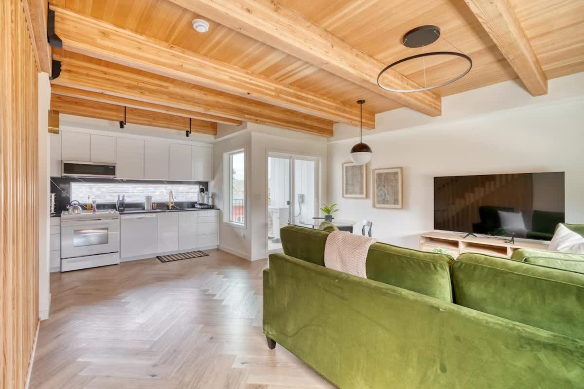 Albertaarts Happy Place Townhome - 91 Walkscore *