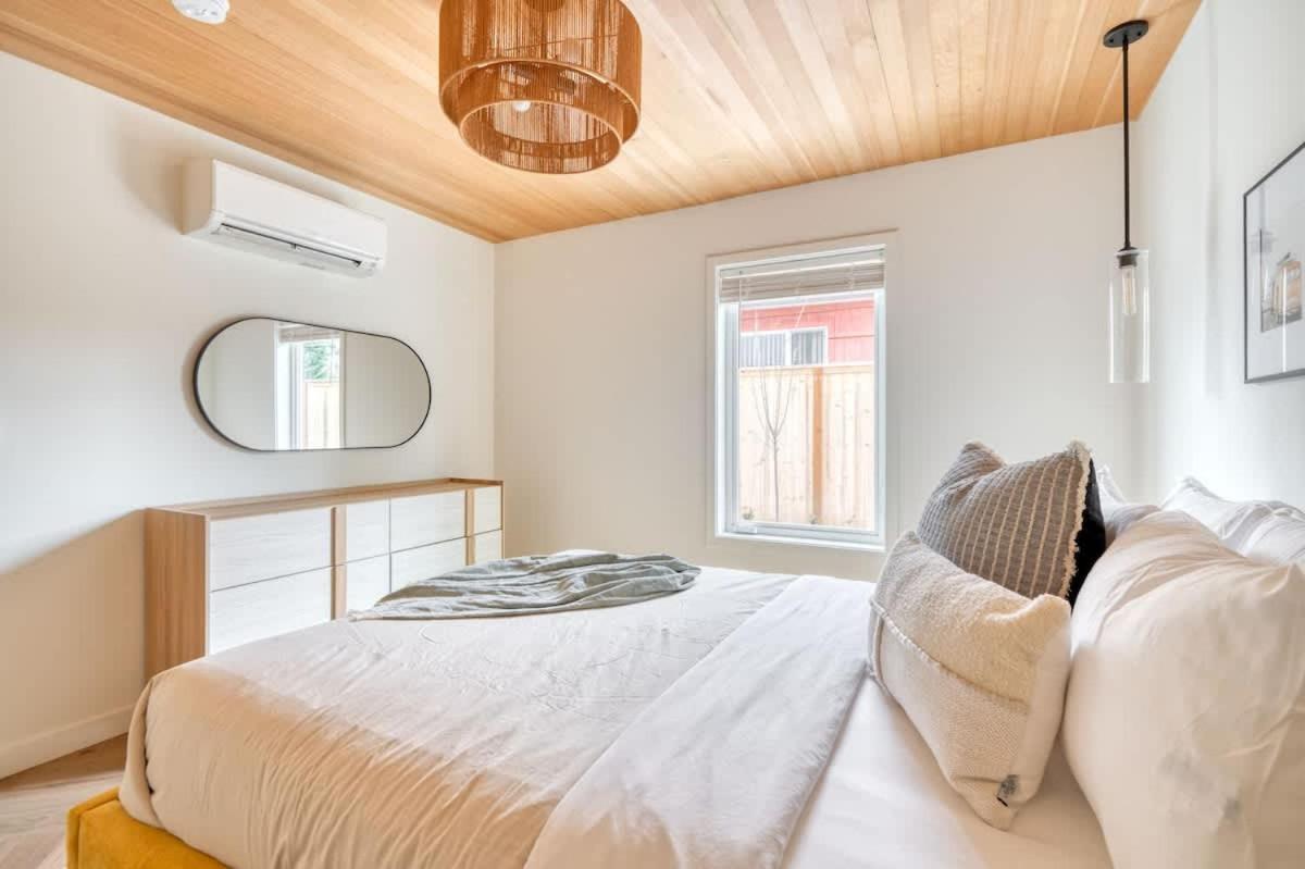 Albertaarts Happy Place Townhome - 91 Walkscore *